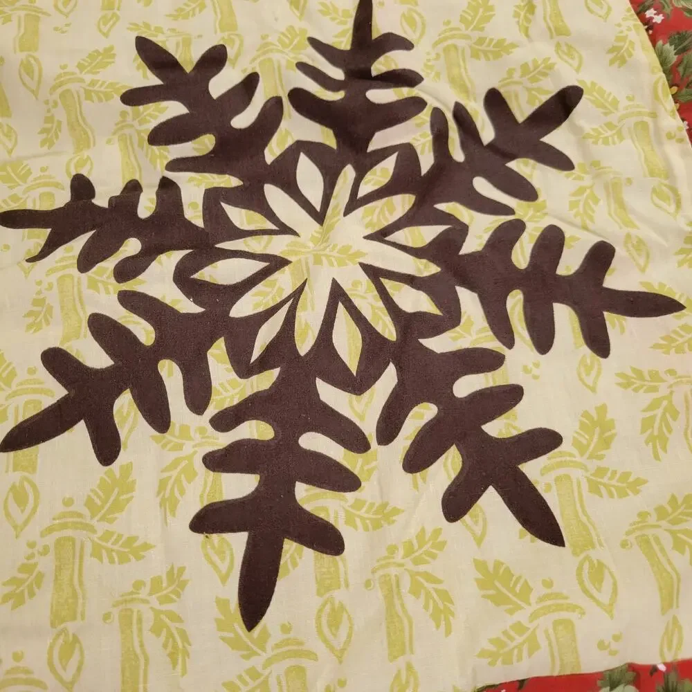Pair Home Classics Holiday Christmas Standard Sham Pillowcase EUC Patchwork